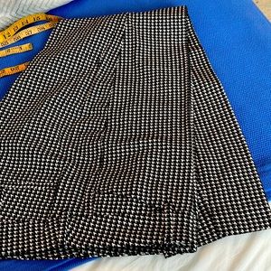 Like New Old Navy Houndstooth Crop Pants